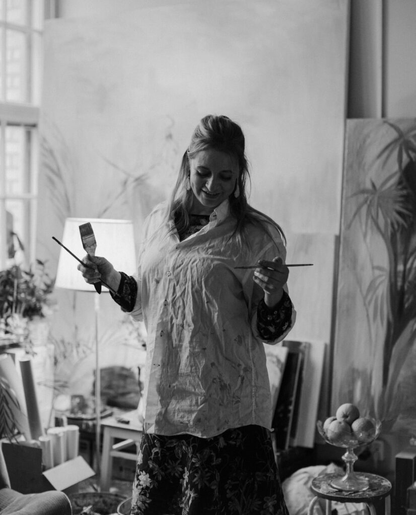 Fanny Tavastila is a painter who lives and works in Helsinki. We visited her studio at the Cable Factory one dark November afternoon to get a closer look at her works, which posess an innate and lyrical sense of colour, rhythm, texture and composition.