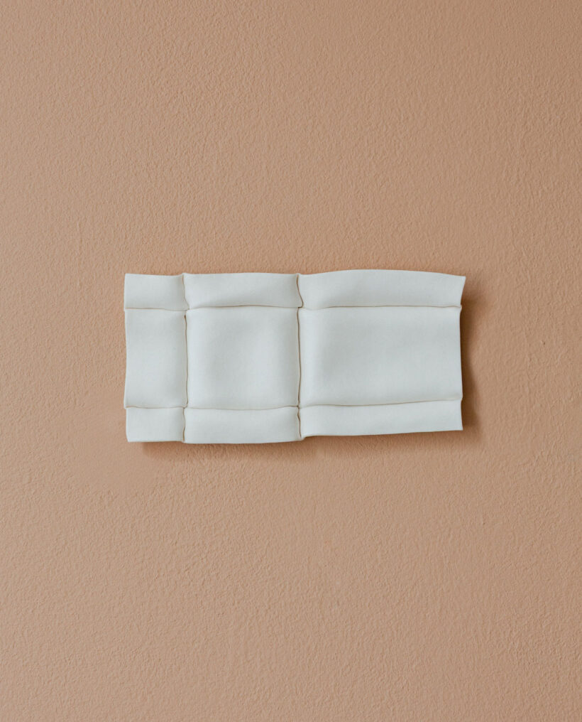 iinesniemela_porcelain_relief_lokalhelsinki2025-4