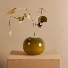 millavaahtera_mobile_sculpture_lasi_brass_lokalhelsinki2026