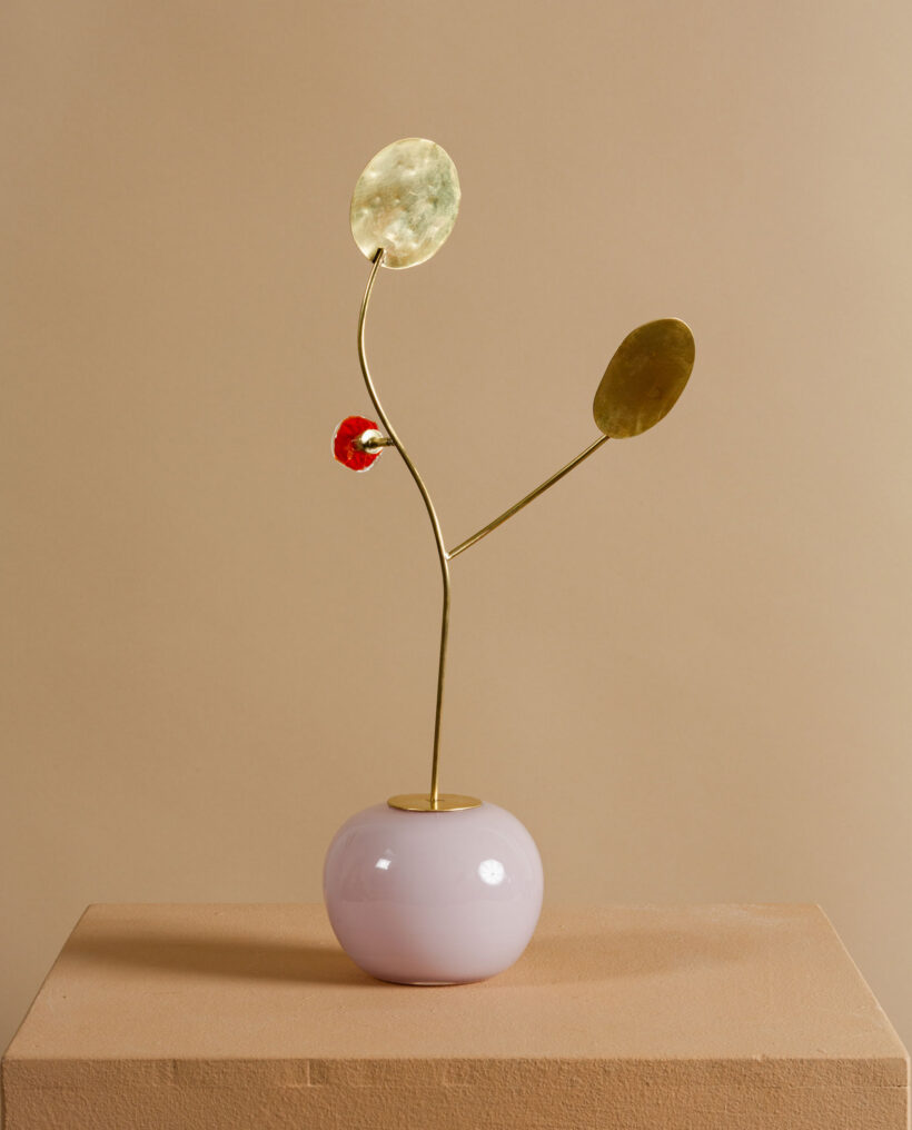 millavaahtera_stabile_sculpture_glass_brass_lokalhelsinki2026-2