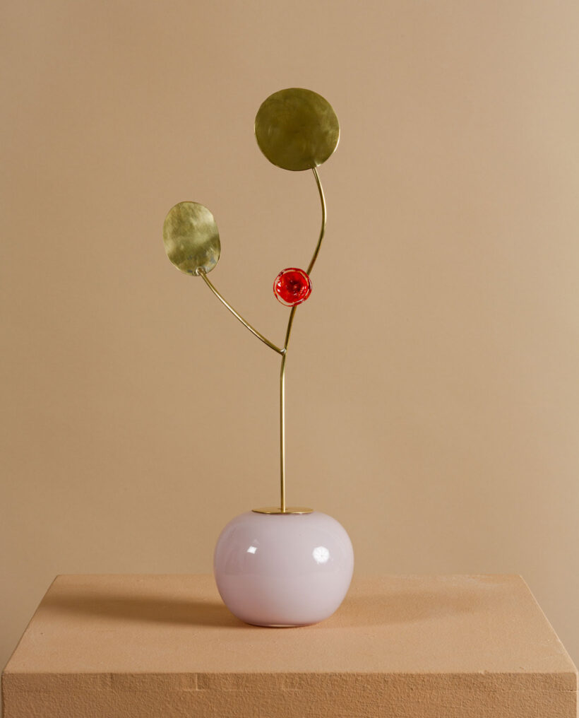 millavaahtera_stabile_sculpture_glass_brass_lokalhelsinki2026