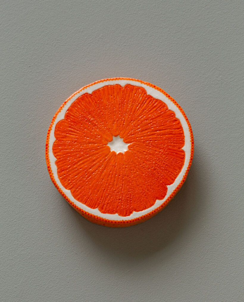 tiiaanttila_ceramic_relief_artwork_atfirstblush_billnas_lokalhelsinki2026-5