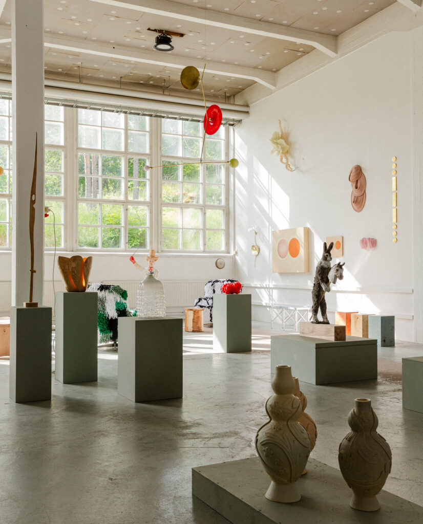 exhibition_installation_artwork_atfirstblush_billnas_lokalhelsinki2026-19