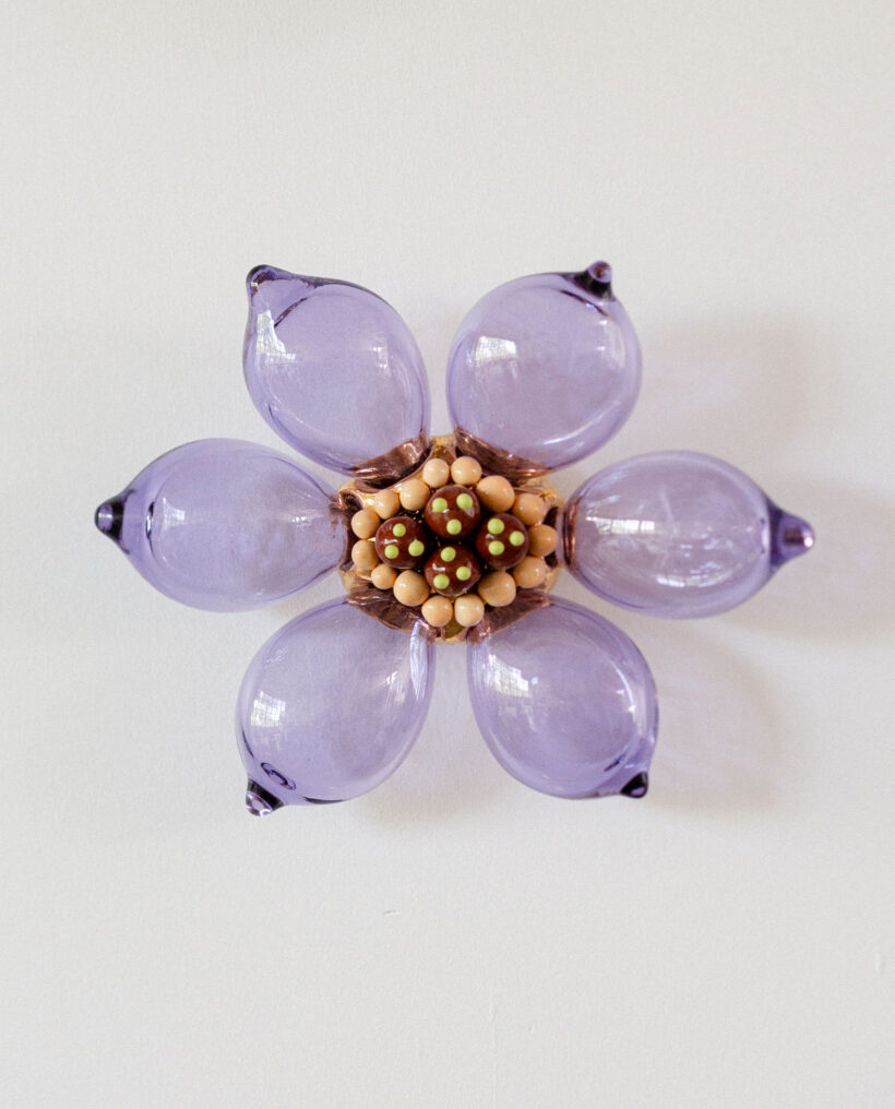 matiaskarsikas_sculpture_relief_glass_ceramic_artwork_atfirstblush_billnas_lokalhelsinki2026-1