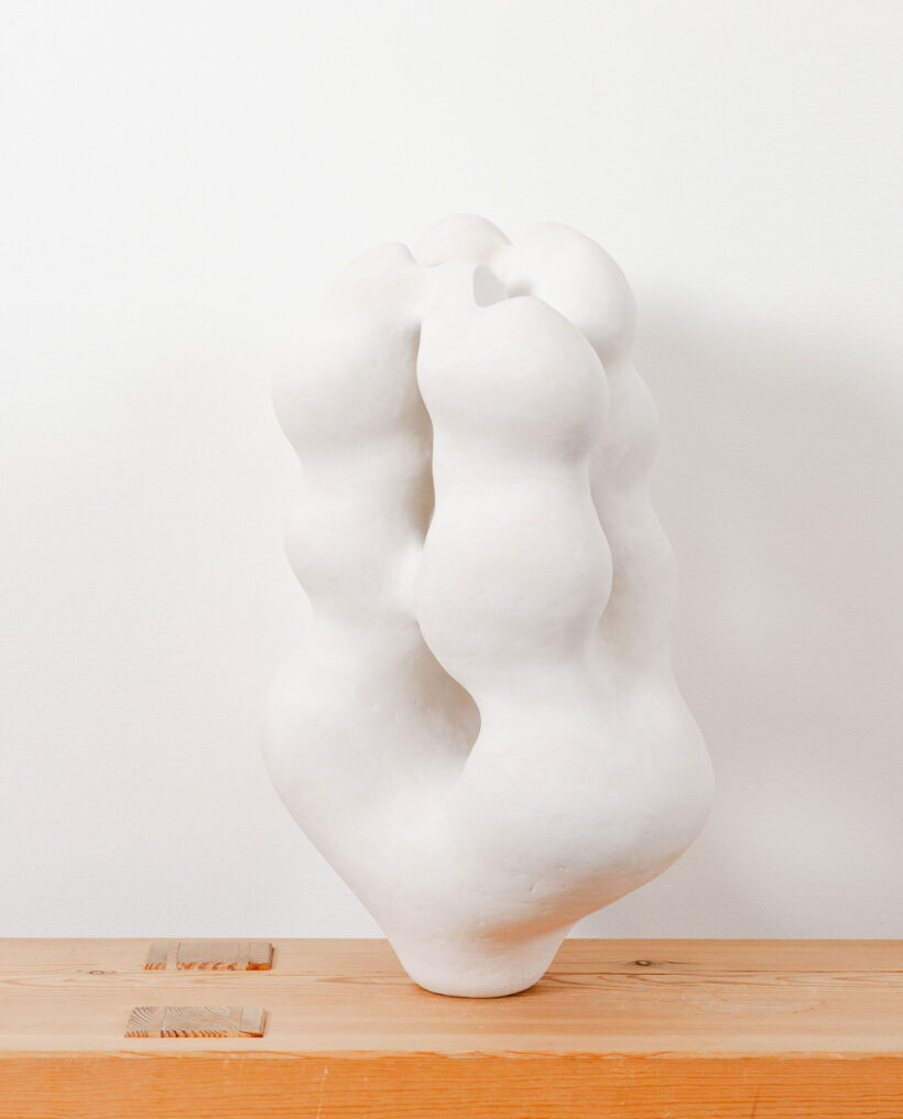 hennanuutinen_ceramic_sculpture_artwork_whitewall_lokalhelsinki2026-31