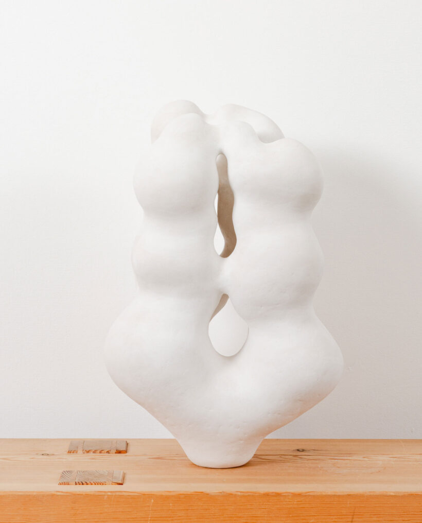 hennanuutinen_ceramic_sculpture_artwork_whitewall_lokalhelsinki2026-32