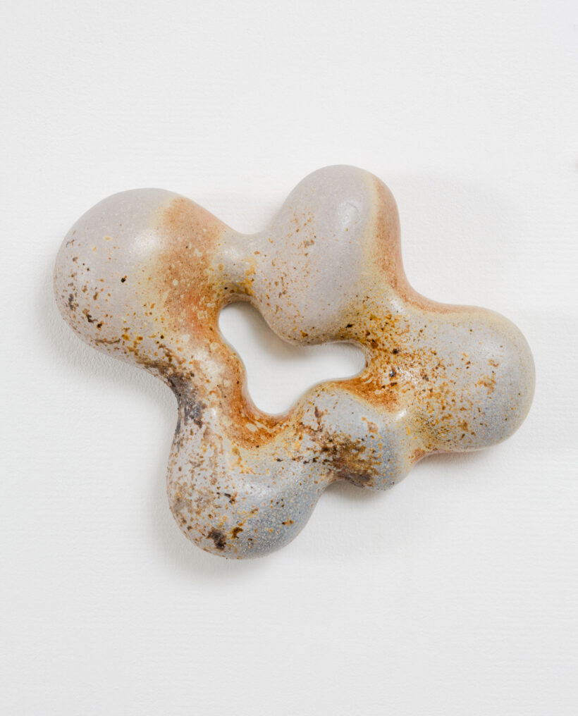 hennanuutinen_ceramic_sculpture_artwork_whitewall_lokalhelsinki2026-53