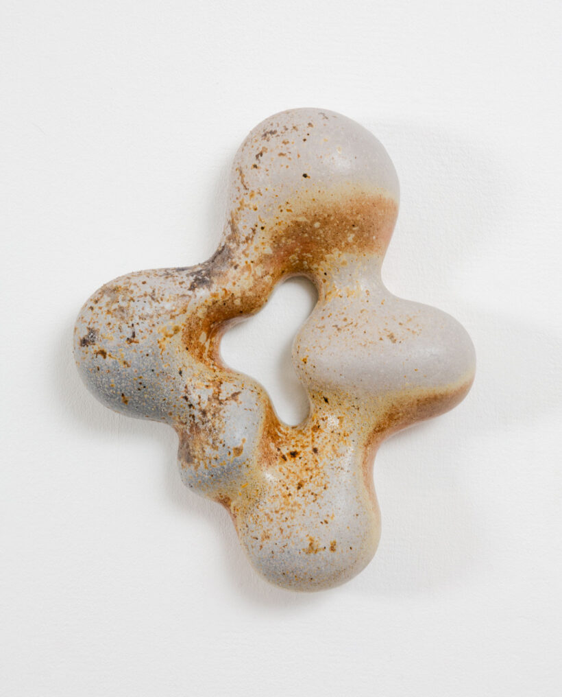 hennanuutinen_ceramic_sculpture_artwork_whitewall_lokalhelsinki2026-54